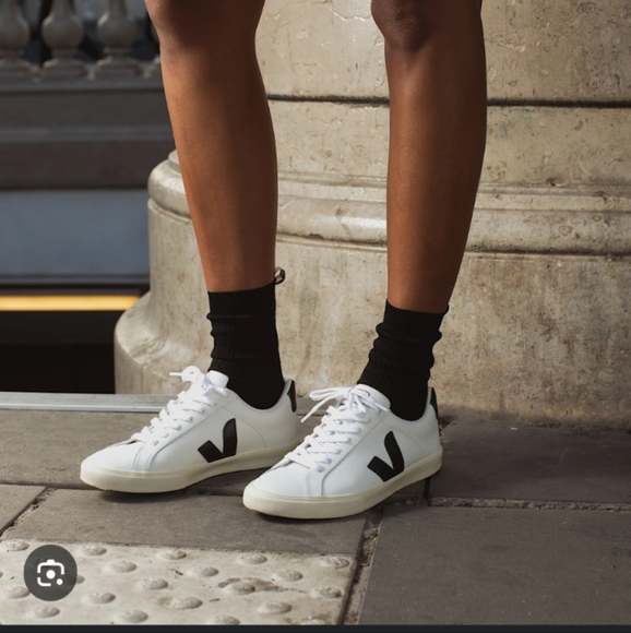 Veja Other - Veja Esplar Leather Sneakers